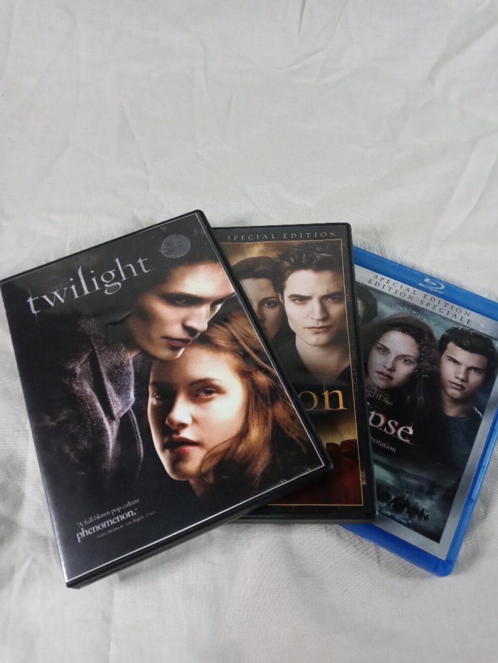 The Twilight Saga Movies - Twilight, New Moon, Eclipse - DVD Blu-ray Bundle Set